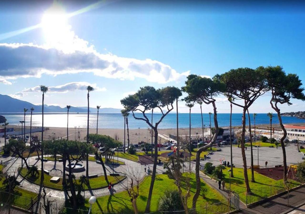 Villa Oplonti - Tra Napoli, Pompei E Sorrento Торре-Аннунциата Экстерьер фото